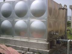 咸丰不锈钢组合水箱的保温性能取决什么？